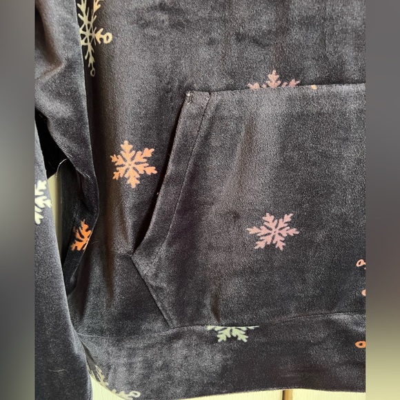 COZIE✨2 Pc PJ Set -Navy Blue Velour Background w Colorful Snowflakes- Hoodie Top - Picture 4 of 12
